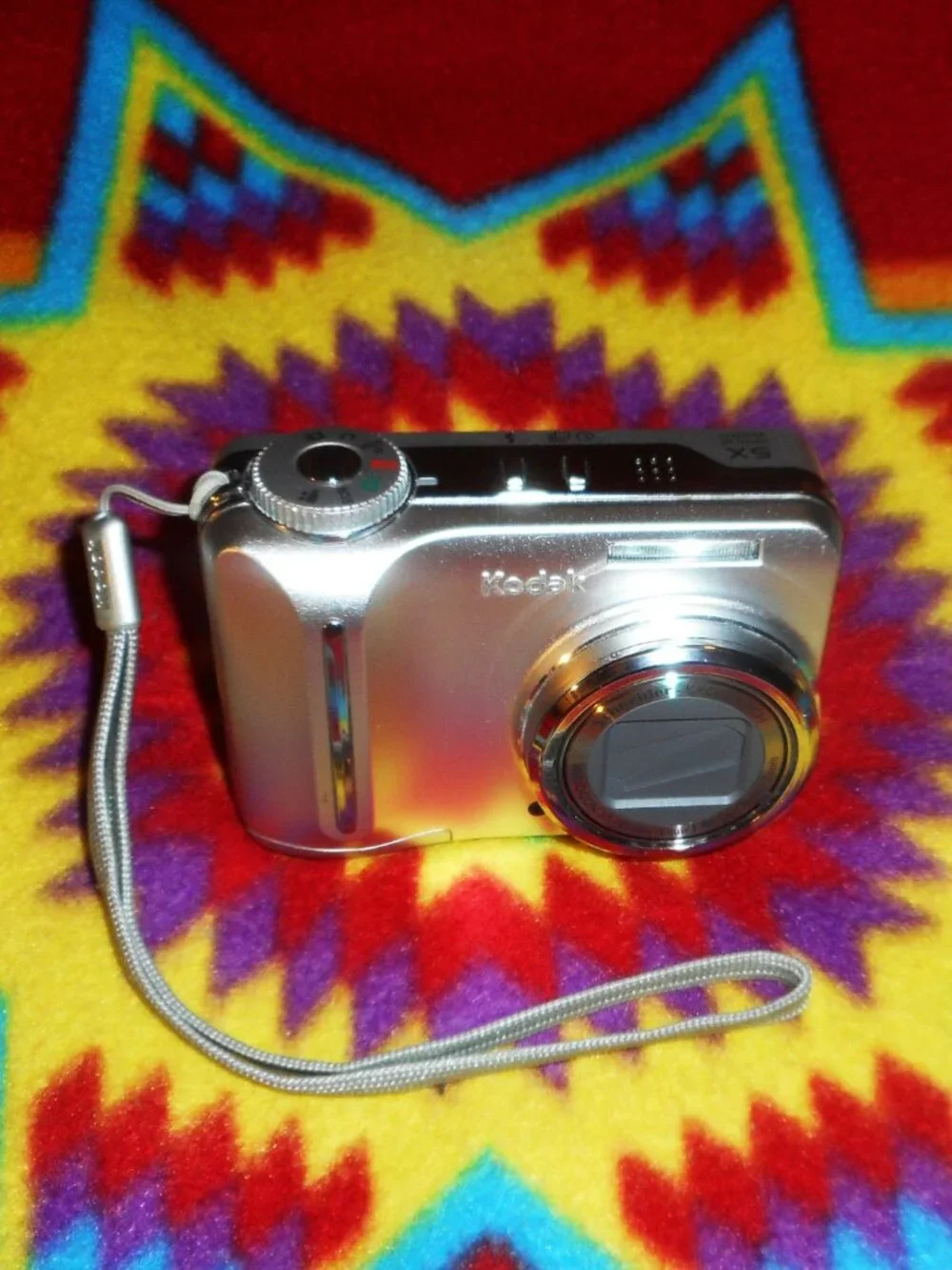 Kodak EasyShare C875 Silver Digital Camera w/Cord, SD Card, and Carry Case